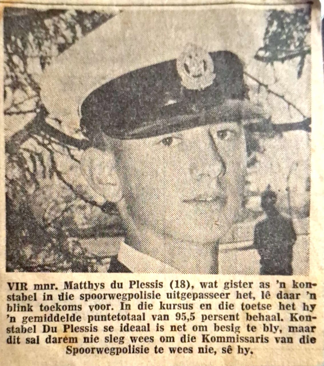 'n Foto wat teks, koerant, person, klere bevat

AI-gegenereerde inhoud kan dalk verkeerd wees.