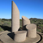 A sculpture of a pointy point AI-generated content may be incorrect.
