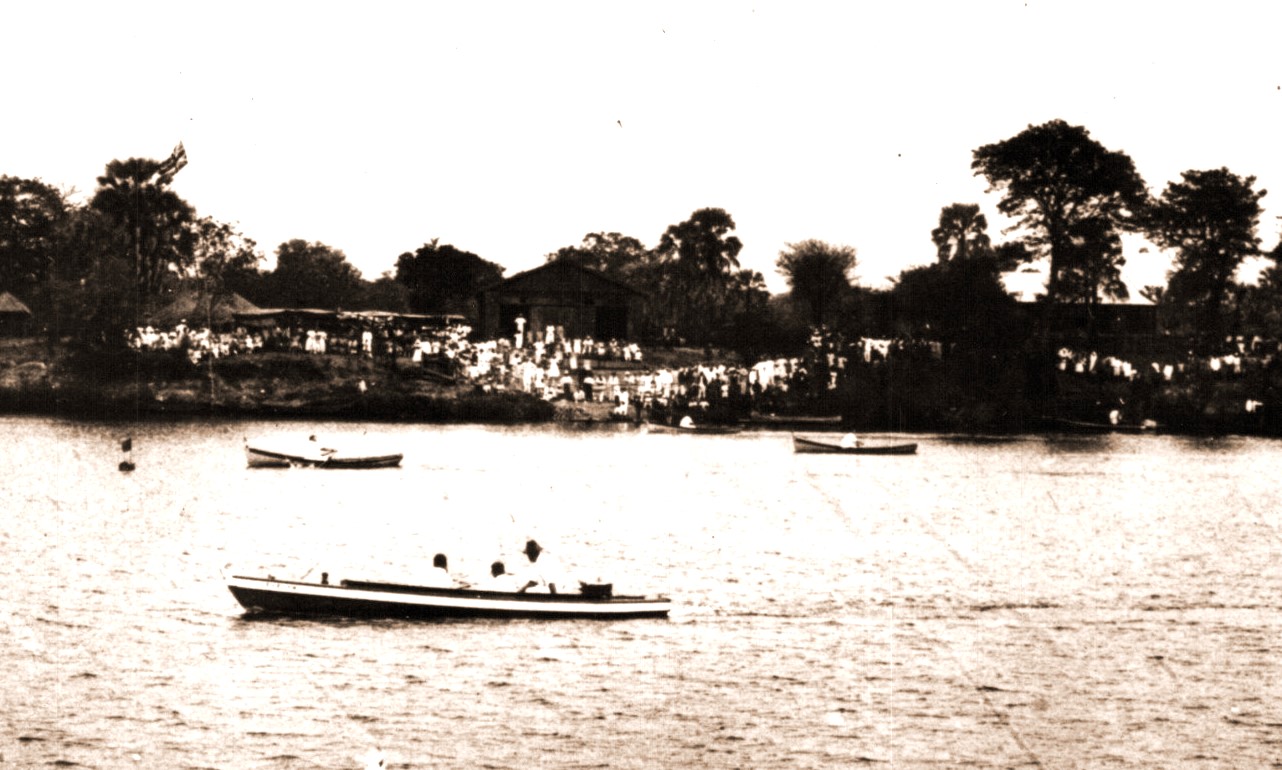 A group of boats in a lake

AI-generated content may be incorrect.