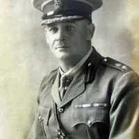 A person in a military uniform

AI-generated content may be incorrect.