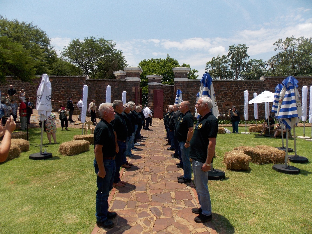 'n Foto wat lug, buite, boom, gras bevat AI-gegenereerde inhoud kan dalk verkeerd wees.