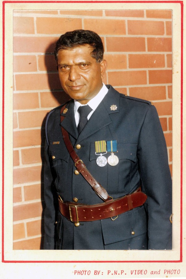 A person in a uniform
AI-generated content may be incorrect.