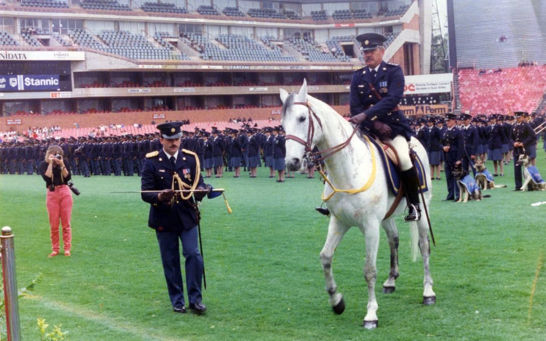 Nongqai Vol 17 No 9 – (32) 1990? Bevelsoorhandiging en Uitpaseringsparade